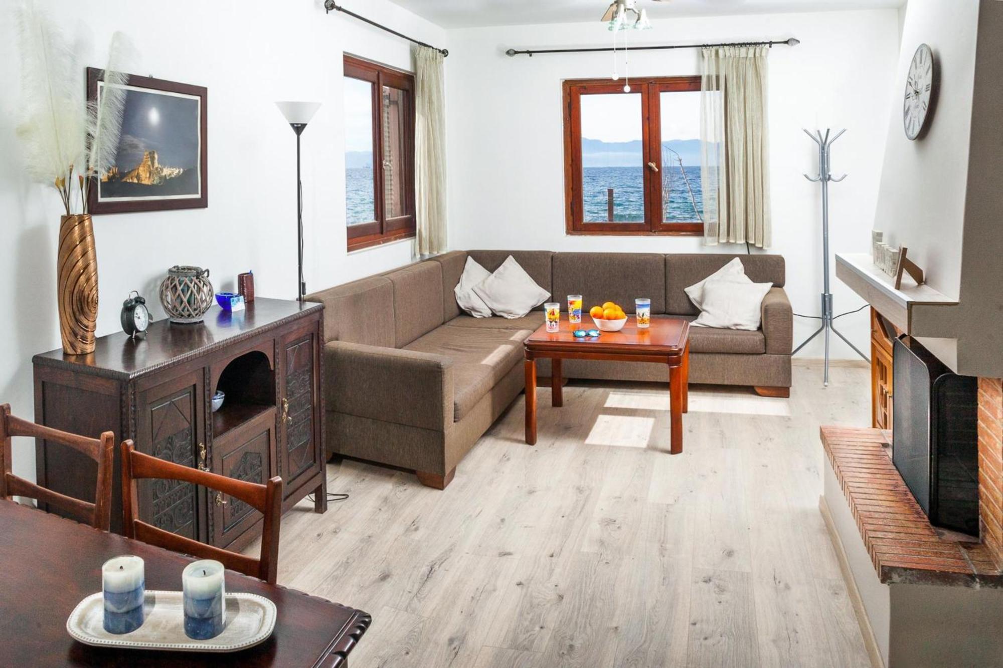 Karnagio Seafront In Agria Villa Káto Lekhónia Kültér fotó